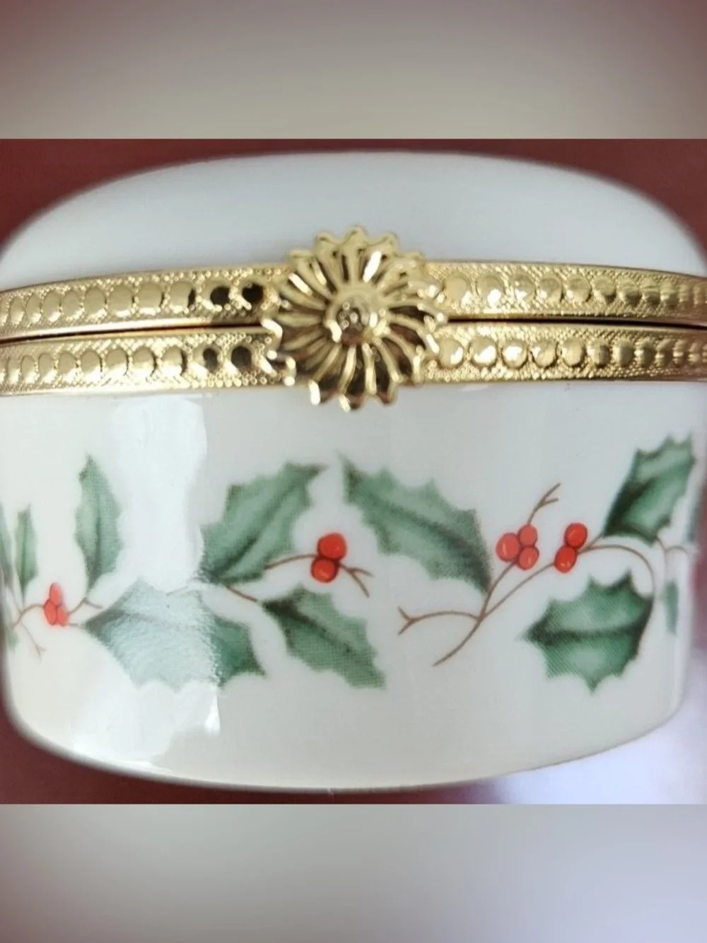 Lenox Holiday Holly Trinket Box Mini Porcelain Hinged Box Gold Trim Christmas